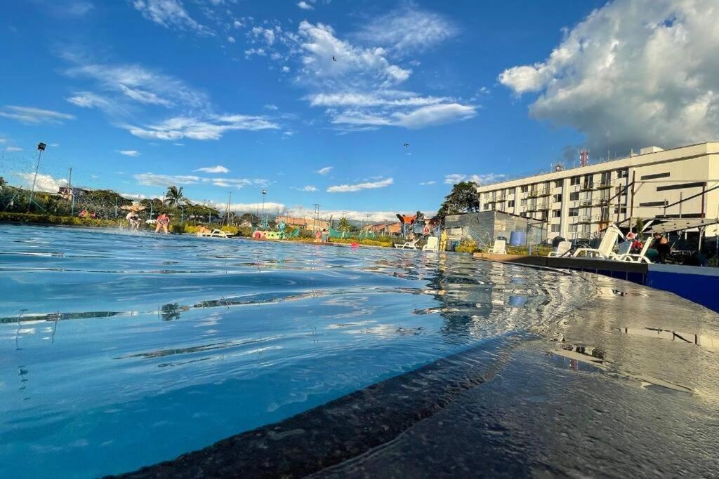 Apartamento Cerca Parque Del Cafe Con Piscina Montenegro Exterior photo