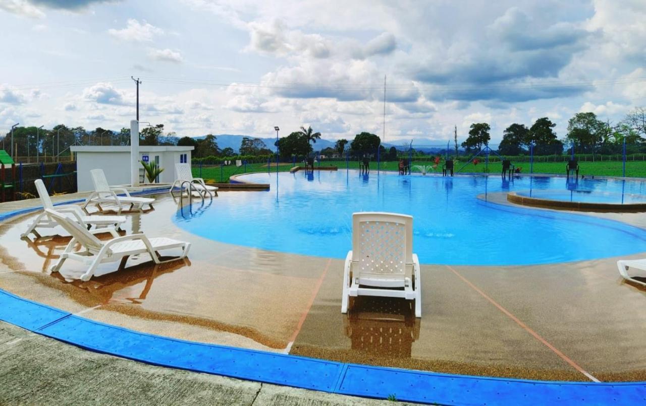 Apartamento Cerca Parque Del Cafe Con Piscina Montenegro Exterior photo