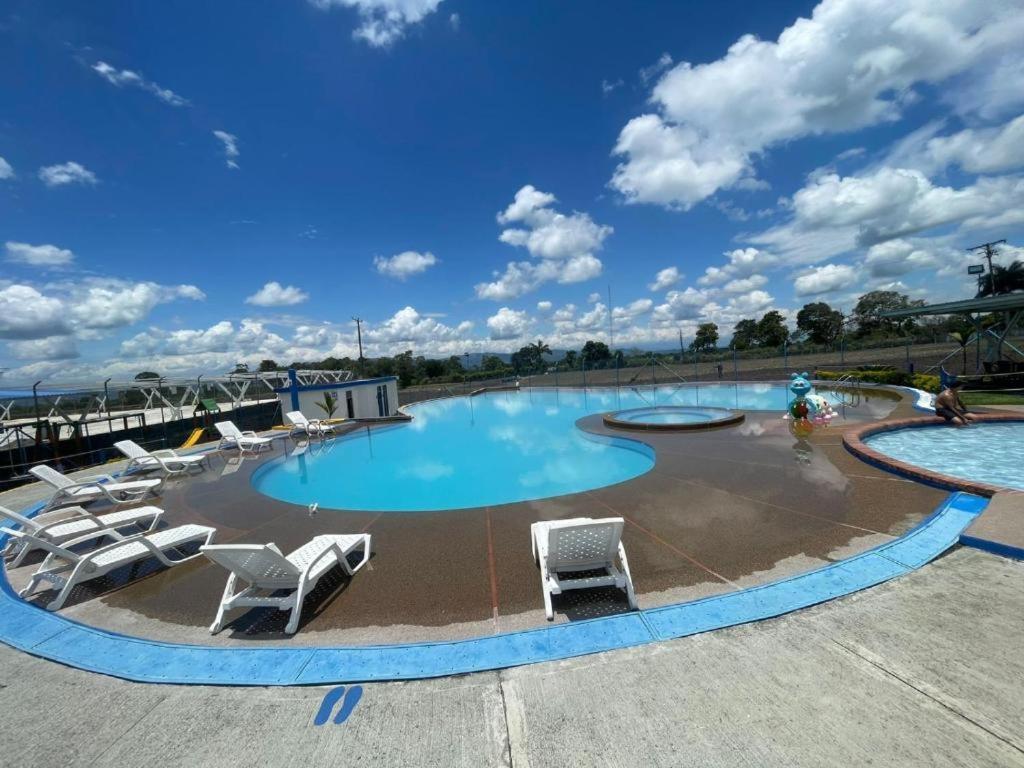 Apartamento Cerca Parque Del Cafe Con Piscina Montenegro Exterior photo
